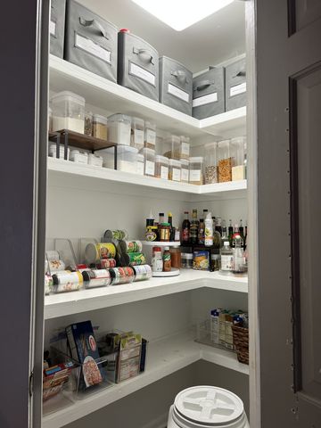 1382 Cavern Ct, Clarksville, TN 37043