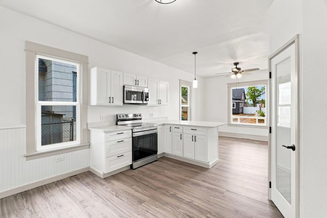 318 W Knox Ave, Spokane, WA 99205