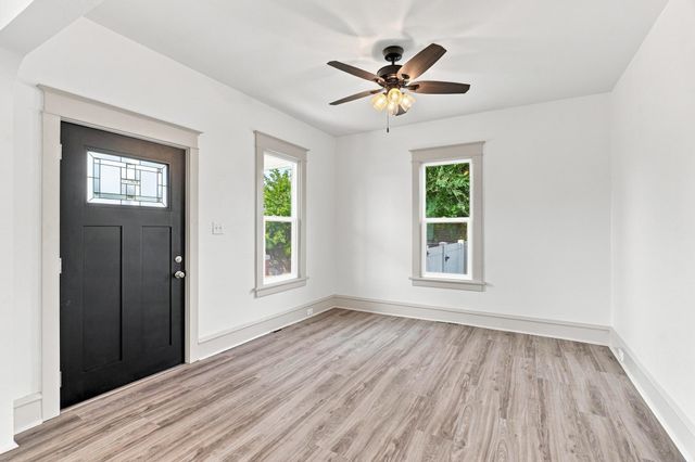 318 W Knox Ave, Spokane, WA 99205