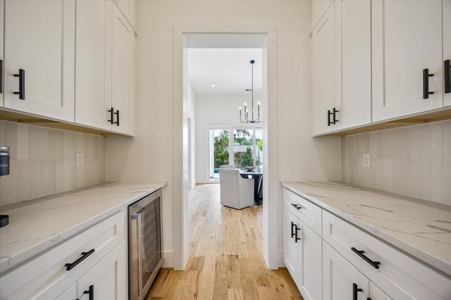 1729 Chippendale Road, Houston, TX 77018