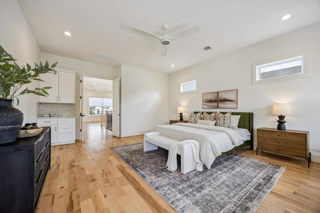 1729 Chippendale Road, Houston, TX 77018