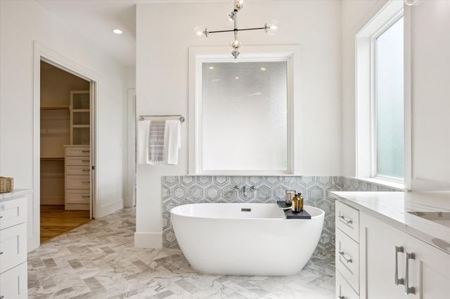 1729 Chippendale Road, Houston, TX 77018