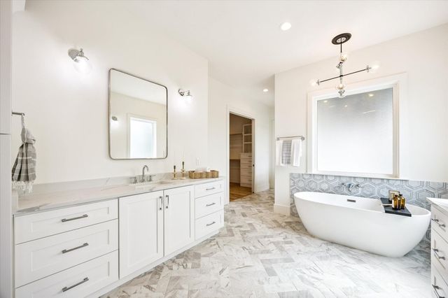 1729 Chippendale Road, Houston, TX 77018