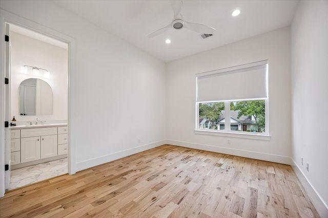 1729 Chippendale Road, Houston, TX 77018