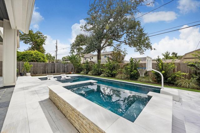 1729 Chippendale Road, Houston, TX 77018