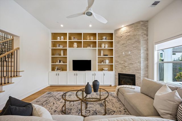 1729 Chippendale Road, Houston, TX 77018