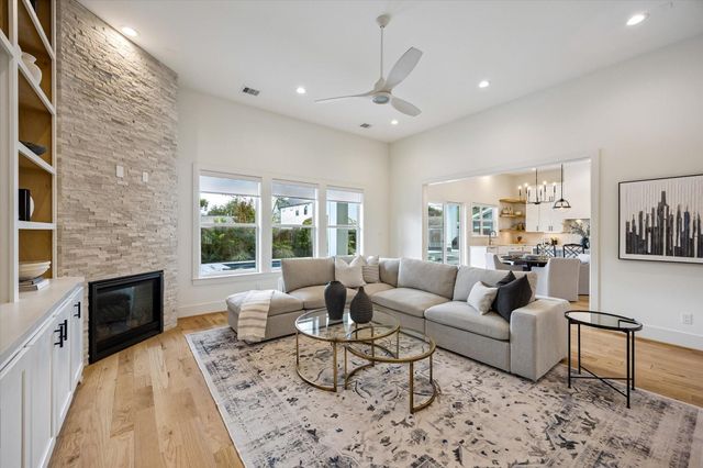1729 Chippendale Road, Houston, TX 77018