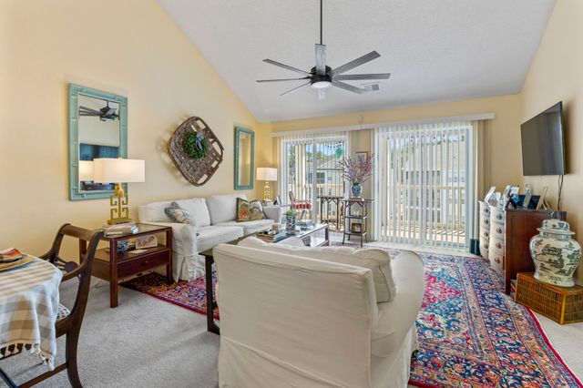 627 Woodmoor Dr Unit 302, Murrells Inlet, SC 29576