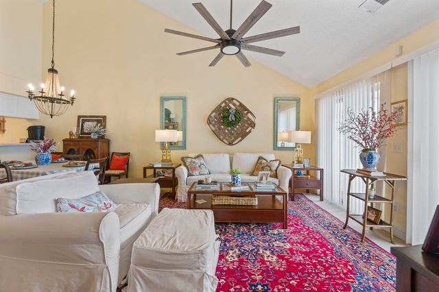 627 Woodmoor Dr Unit 302, Murrells Inlet, SC 29576