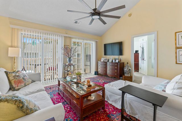 627 Woodmoor Dr Unit 302, Murrells Inlet, SC 29576