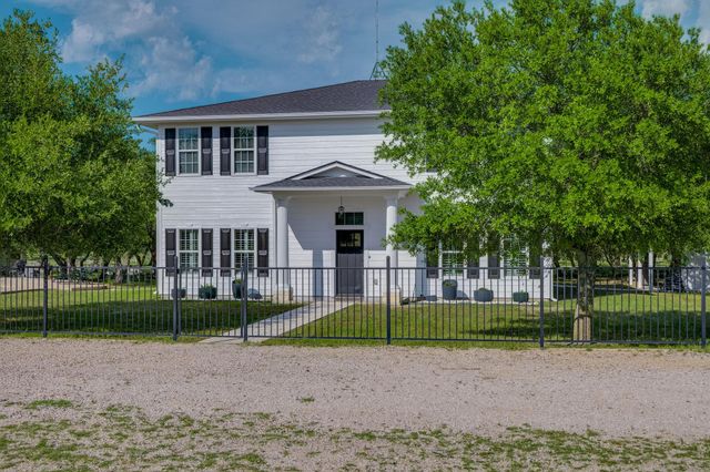 1185 County Road 258, Bertram, TX 78605
