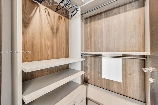 88 SW 7th St 806, Miami, FL 33130