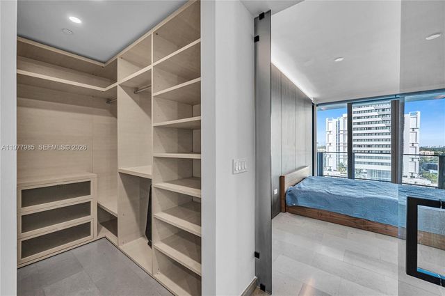 88 SW 7th St 806, Miami, FL 33130