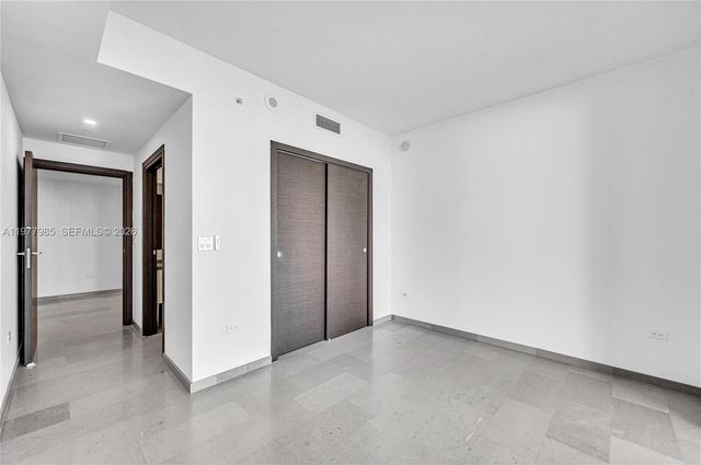 88 SW 7th St 806, Miami, FL 33130