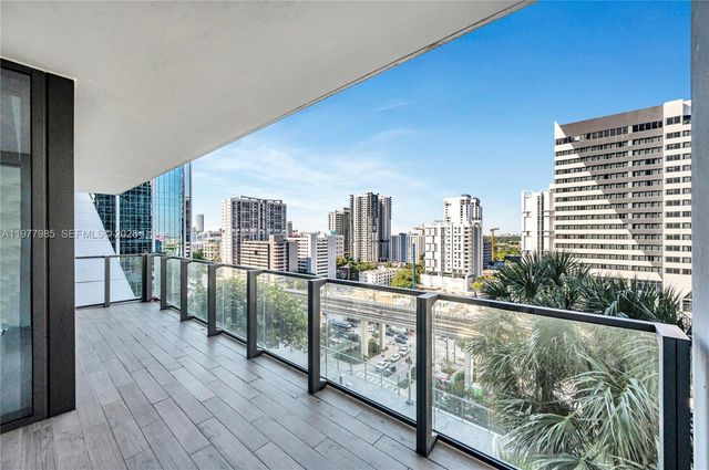 88 SW 7th St 806, Miami, FL 33130