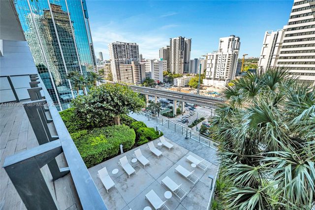 88 SW 7th St 806, Miami, FL 33130