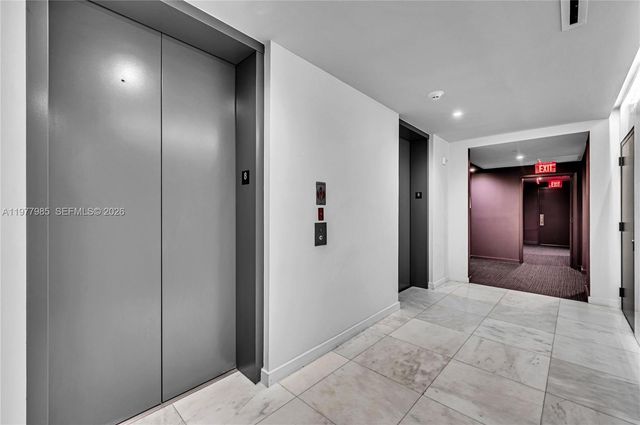 88 SW 7th St 806, Miami, FL 33130