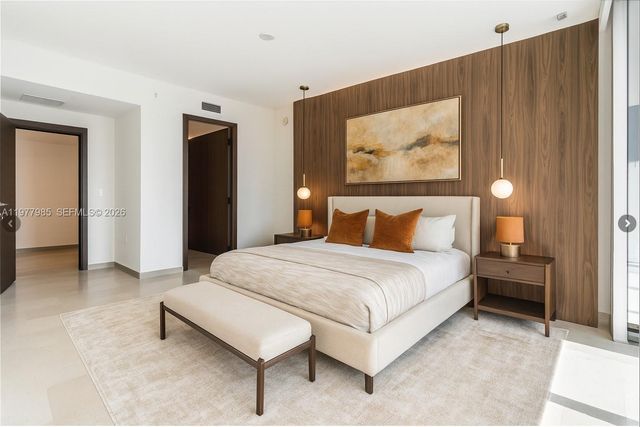 88 SW 7th St 806, Miami, FL 33130