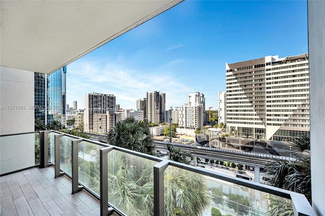 88 SW 7th St 806, Miami, FL 33130