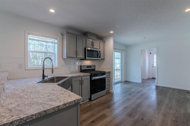 38 Cedar Street, Hinsdale, NH 03451