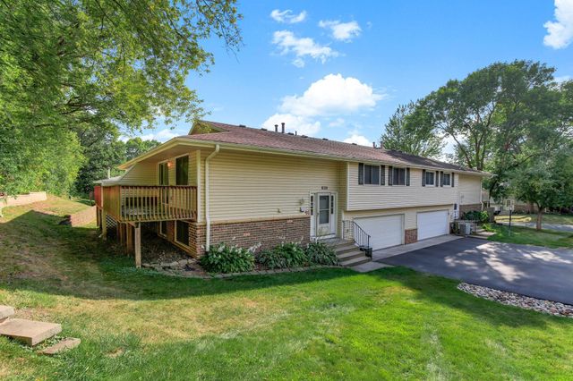 1213 Timbershore Lane, Eagan, MN 55123