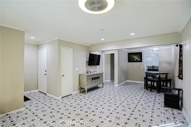 631 N Bristol 62, Santa Ana, CA 92703