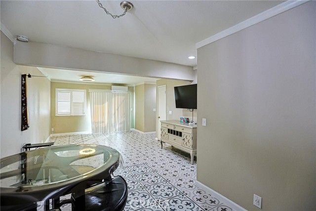 631 N Bristol 62, Santa Ana, CA 92703