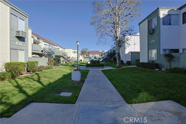 631 N Bristol 62, Santa Ana, CA 92703