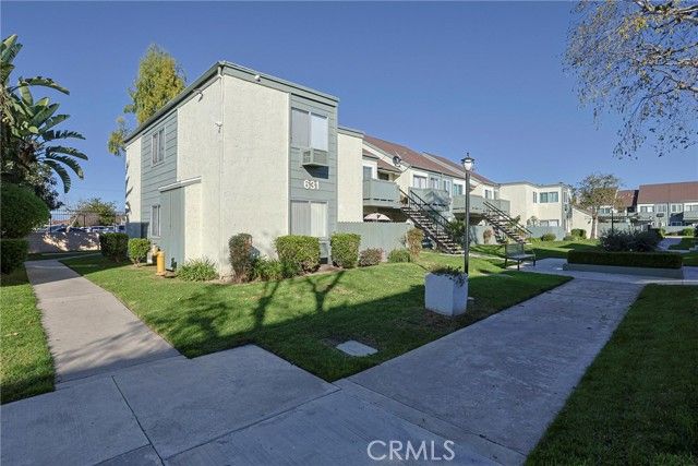 631 N Bristol 62, Santa Ana, CA 92703