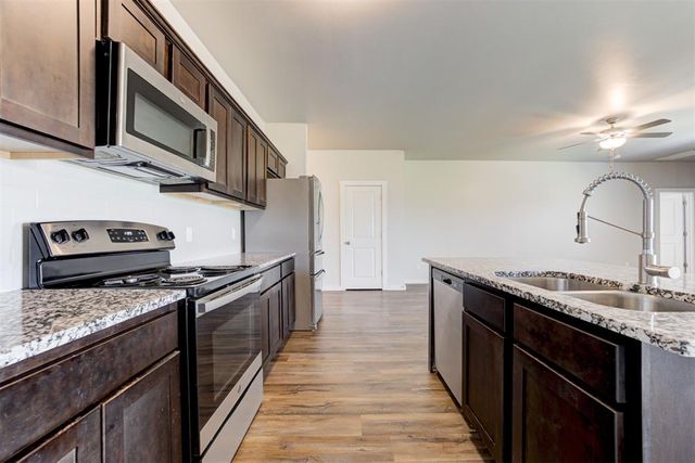 15944 Spur Circle, Mcloud, OK 74851