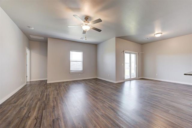 15944 Spur Circle, Mcloud, OK 74851
