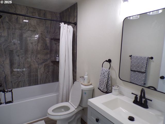 1925 LIBERTY St, Salem, OR 97317