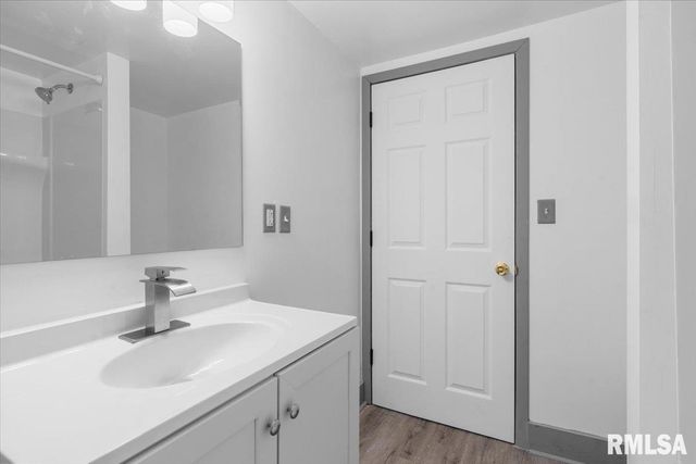 1617 Cummins Avenue, Springfield, IL 62702