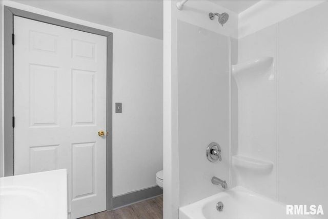 1617 Cummins Avenue, Springfield, IL 62702