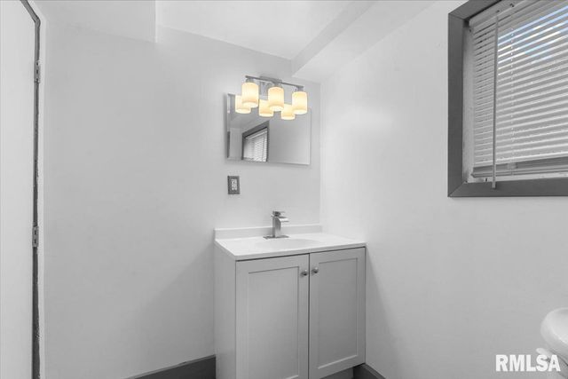 1617 Cummins Avenue, Springfield, IL 62702