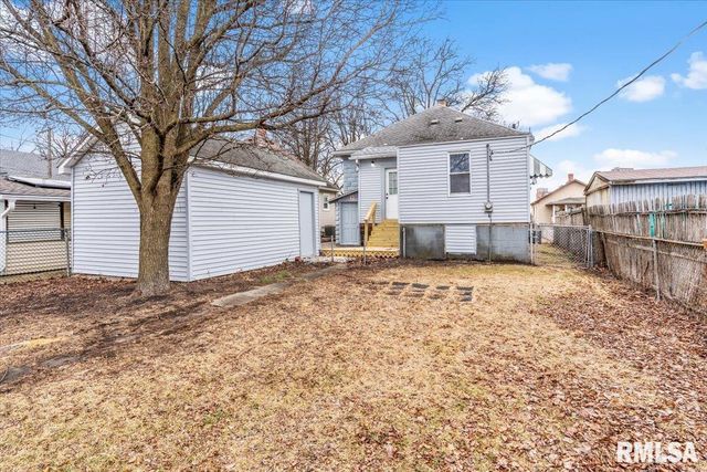 1617 Cummins Avenue, Springfield, IL 62702