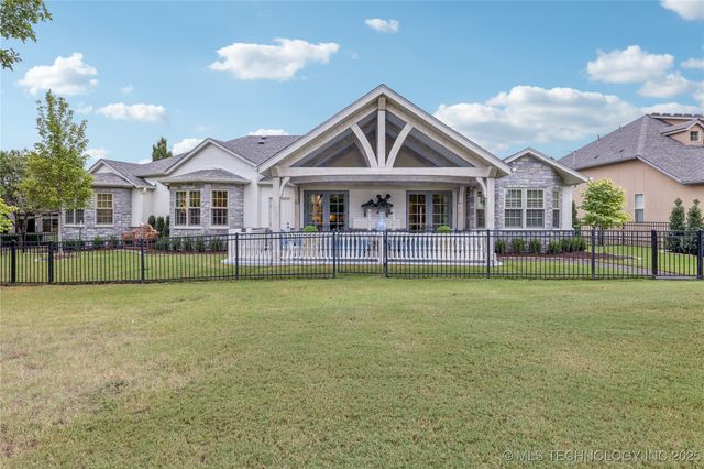 8406 S Nogales Avenue, Tulsa, OK 74132