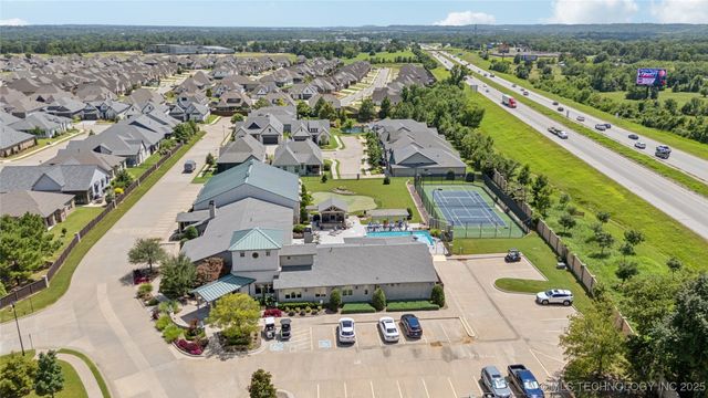8406 S Nogales Avenue, Tulsa, OK 74132
