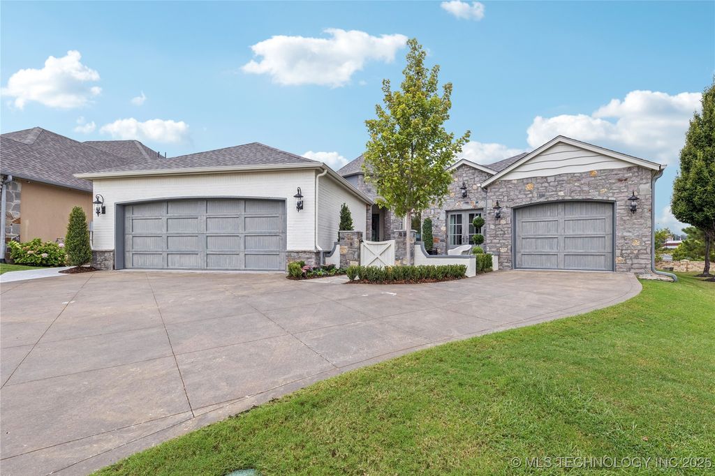 8406 S Nogales Avenue, Tulsa, OK 74132