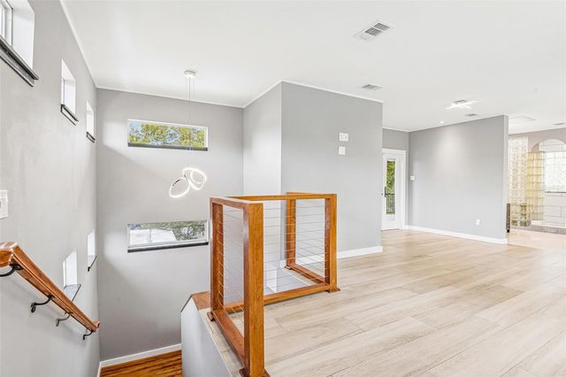 929 W BEACON AVENUE, Tampa, FL 33603