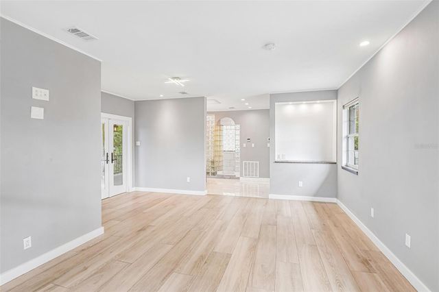 929 W BEACON AVENUE, Tampa, FL 33603