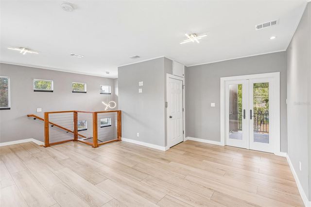 929 W BEACON AVENUE, Tampa, FL 33603