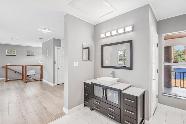 929 W BEACON AVENUE, Tampa, FL 33603