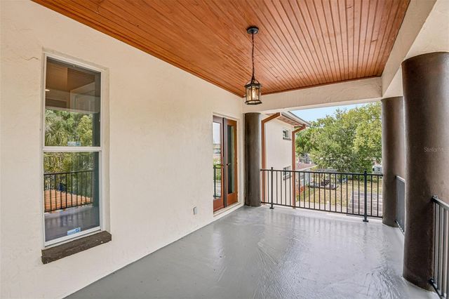 929 W BEACON AVENUE, Tampa, FL 33603