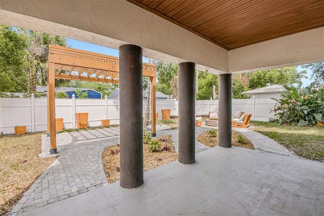 929 W BEACON AVENUE, Tampa, FL 33603