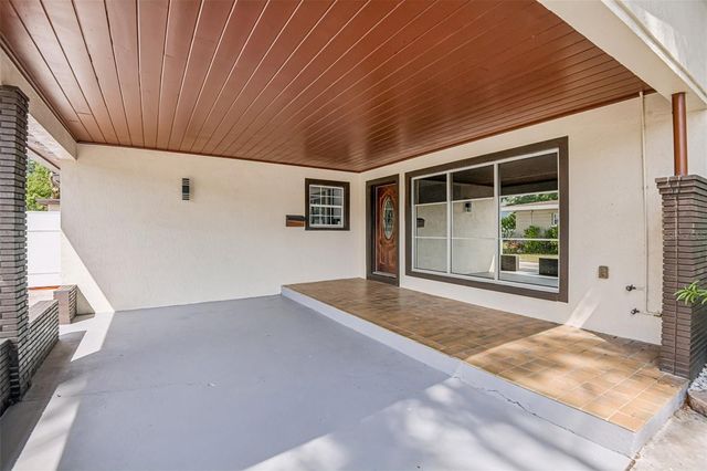 929 W BEACON AVENUE, Tampa, FL 33603