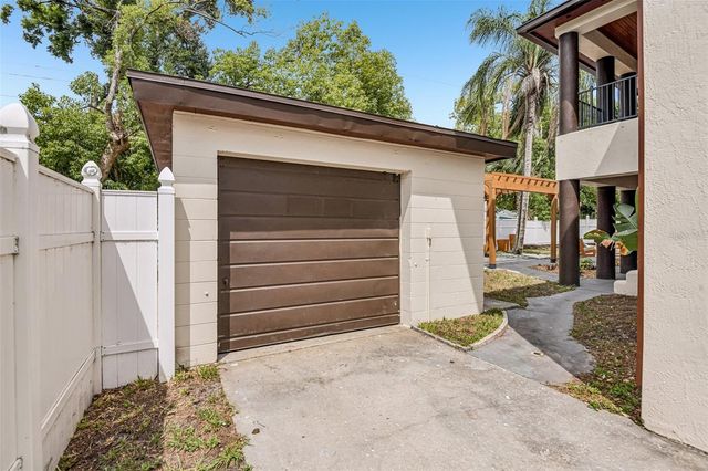 929 W BEACON AVENUE, Tampa, FL 33603