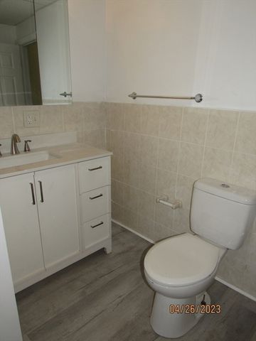 4 Plum St 1, Worcester, MA 01604