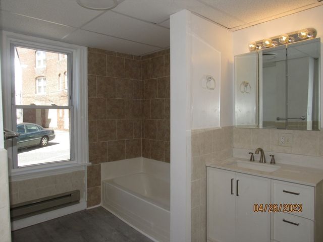 4 Plum St 1, Worcester, MA 01604