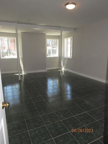 4 Plum St 1, Worcester, MA 01604